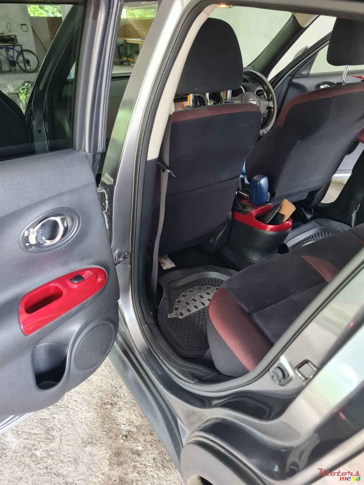 2012' Nissan photo #4