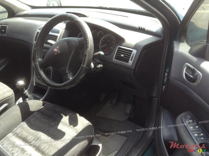 2002' Peugeot photo #4