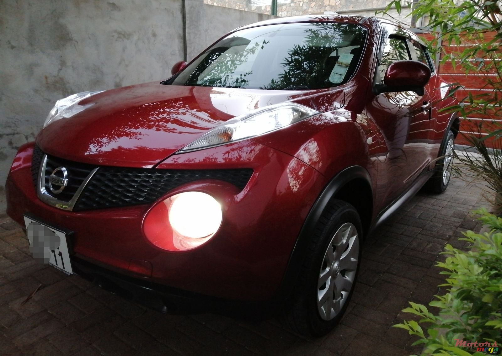 2011' Nissan Juke photo #1