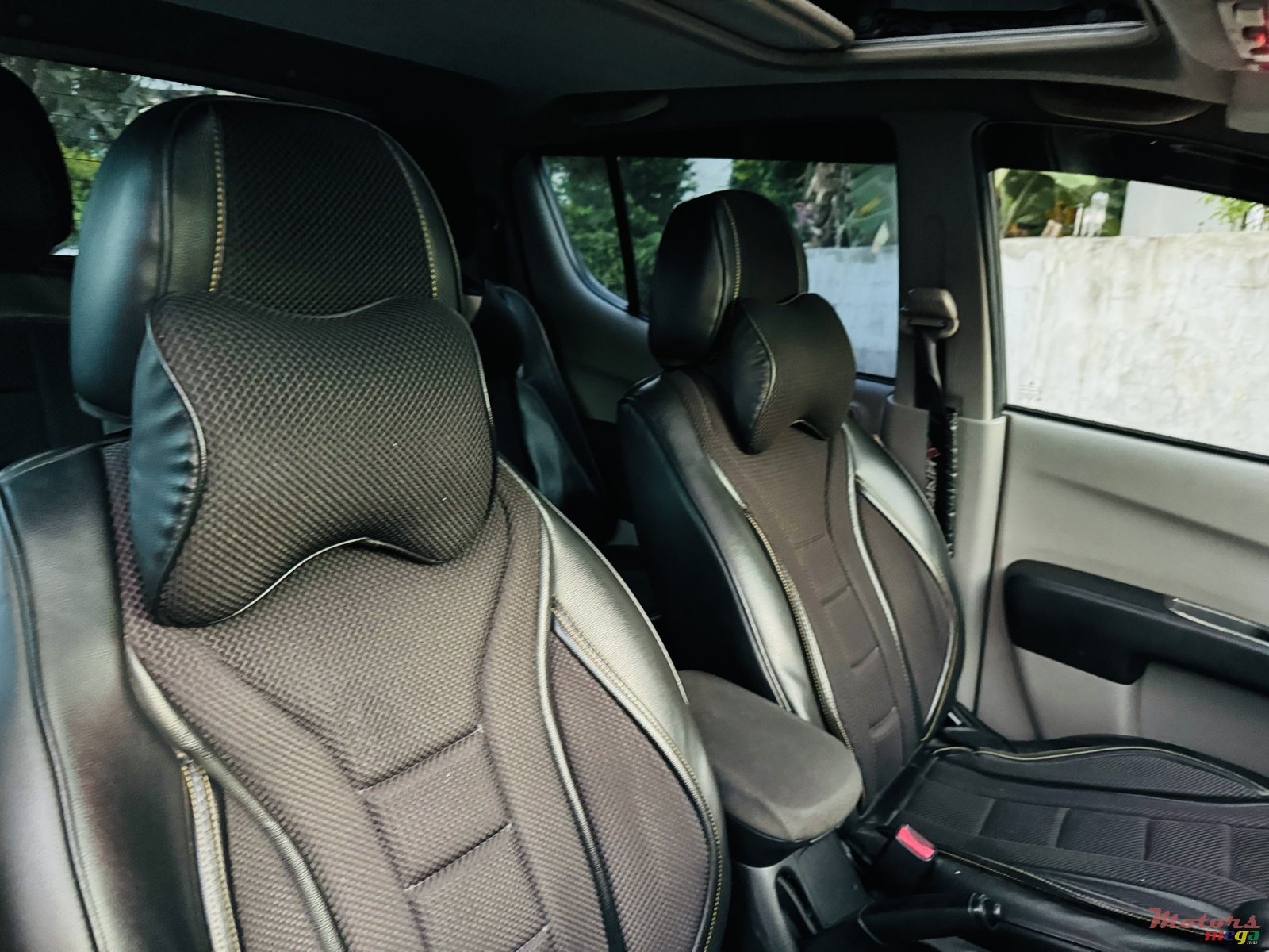 2010' Mitsubishi L200 Automatic Transmission photo #5