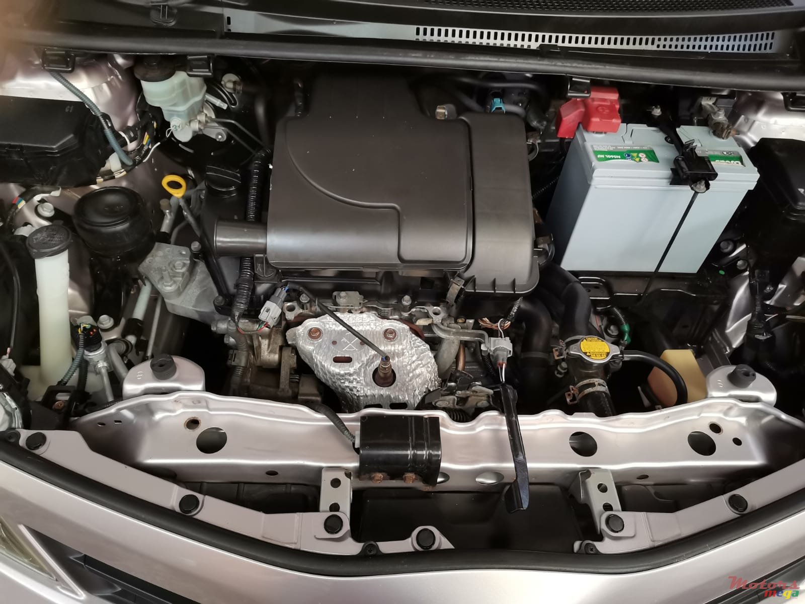 2011' Toyota Vitz photo #4