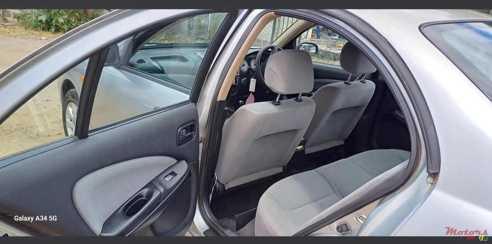2009' Nissan Sunny photo #2