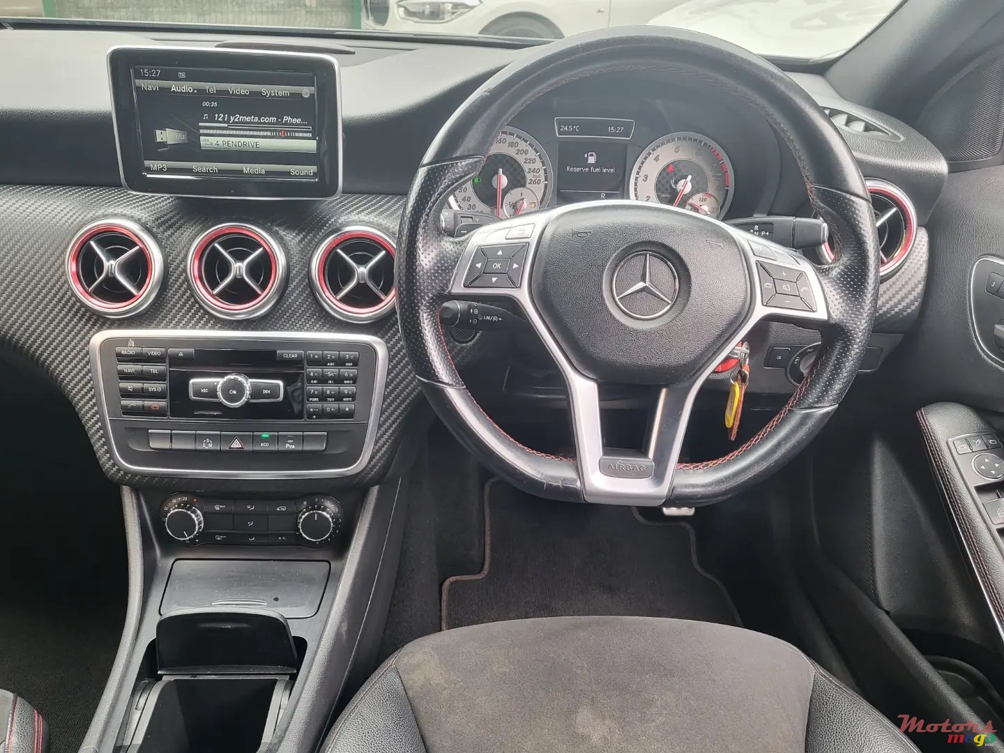 2013' Mercedes-Benz A 180 photo #4