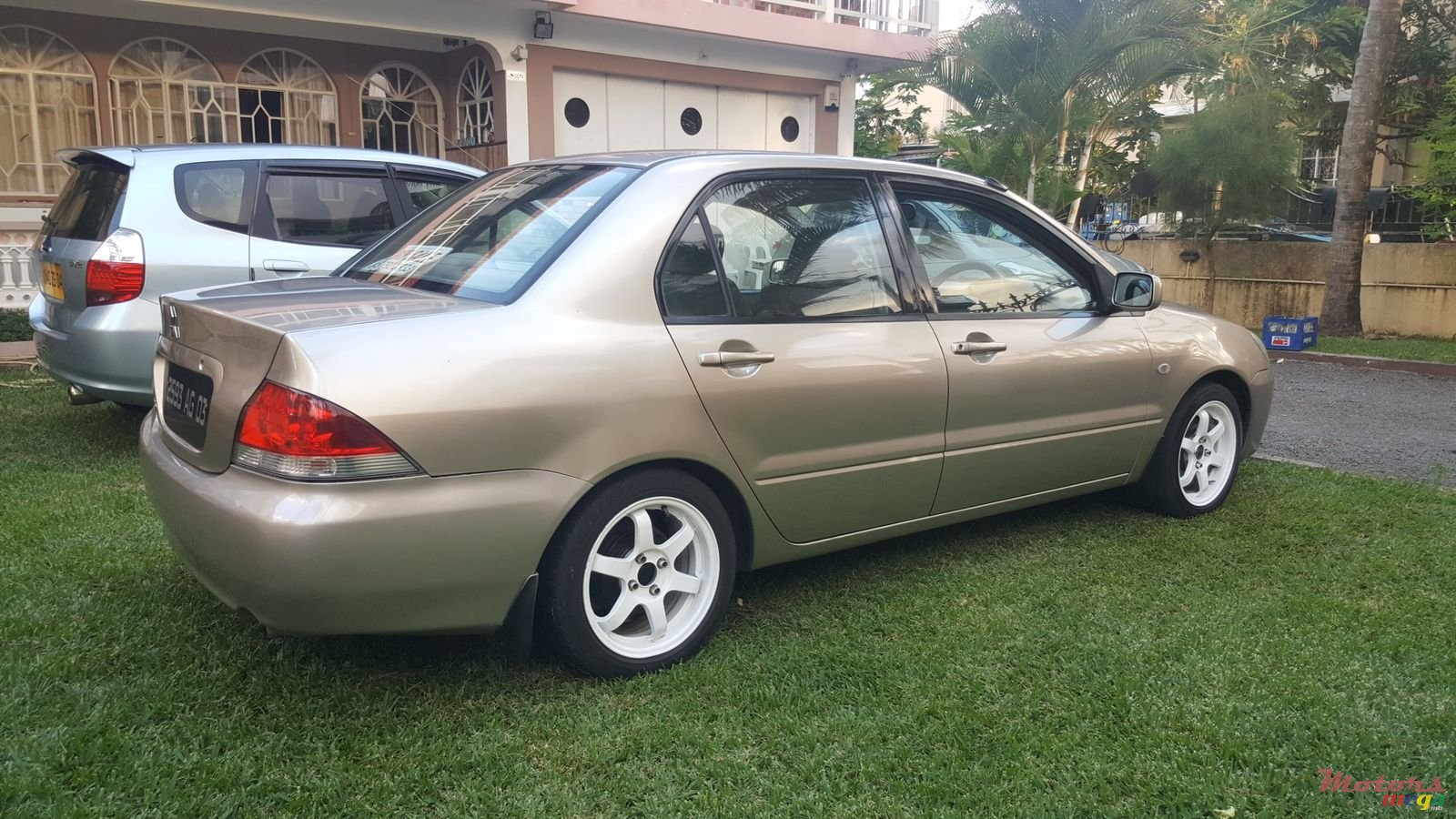 2003' Mitsubishi Lancer photo #1