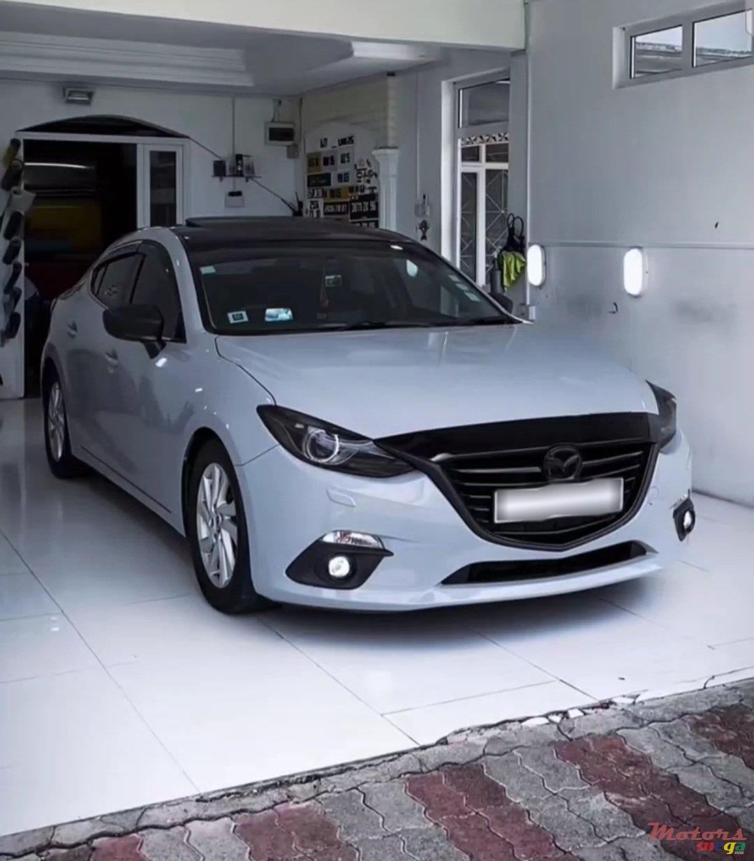 2016' Mazda 3 Deluxe edition skyactive photo #1