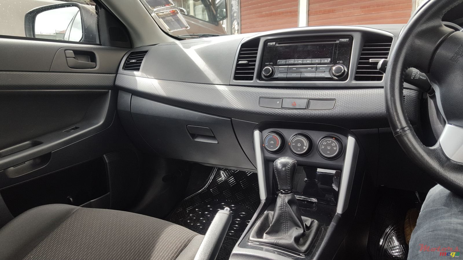 2017' Mitsubishi Lancer Evolution photo #4