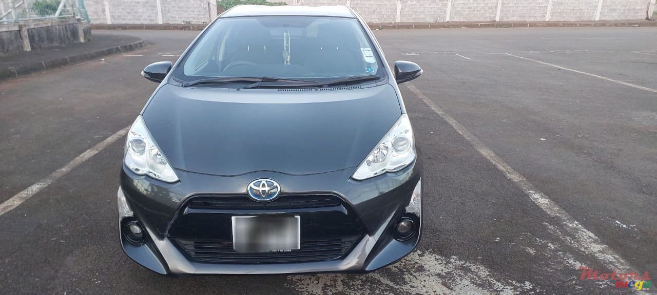 2017' Toyota Aqua photo #1