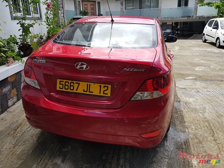 2012' Hyundai Accent photo #3
