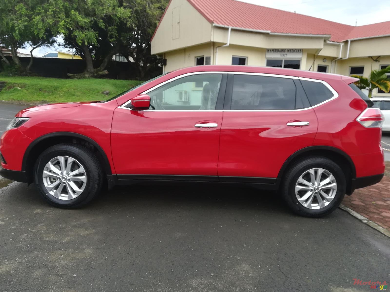 2018' Nissan X-Trail 2WD photo #2