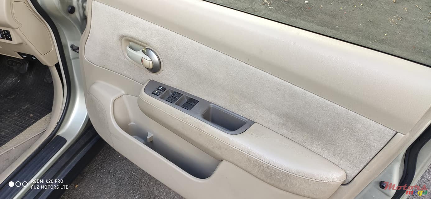 2007' Nissan Tiida LUX photo #7