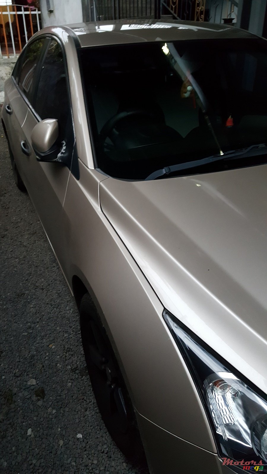 2011' Chevrolet Cruze photo #2