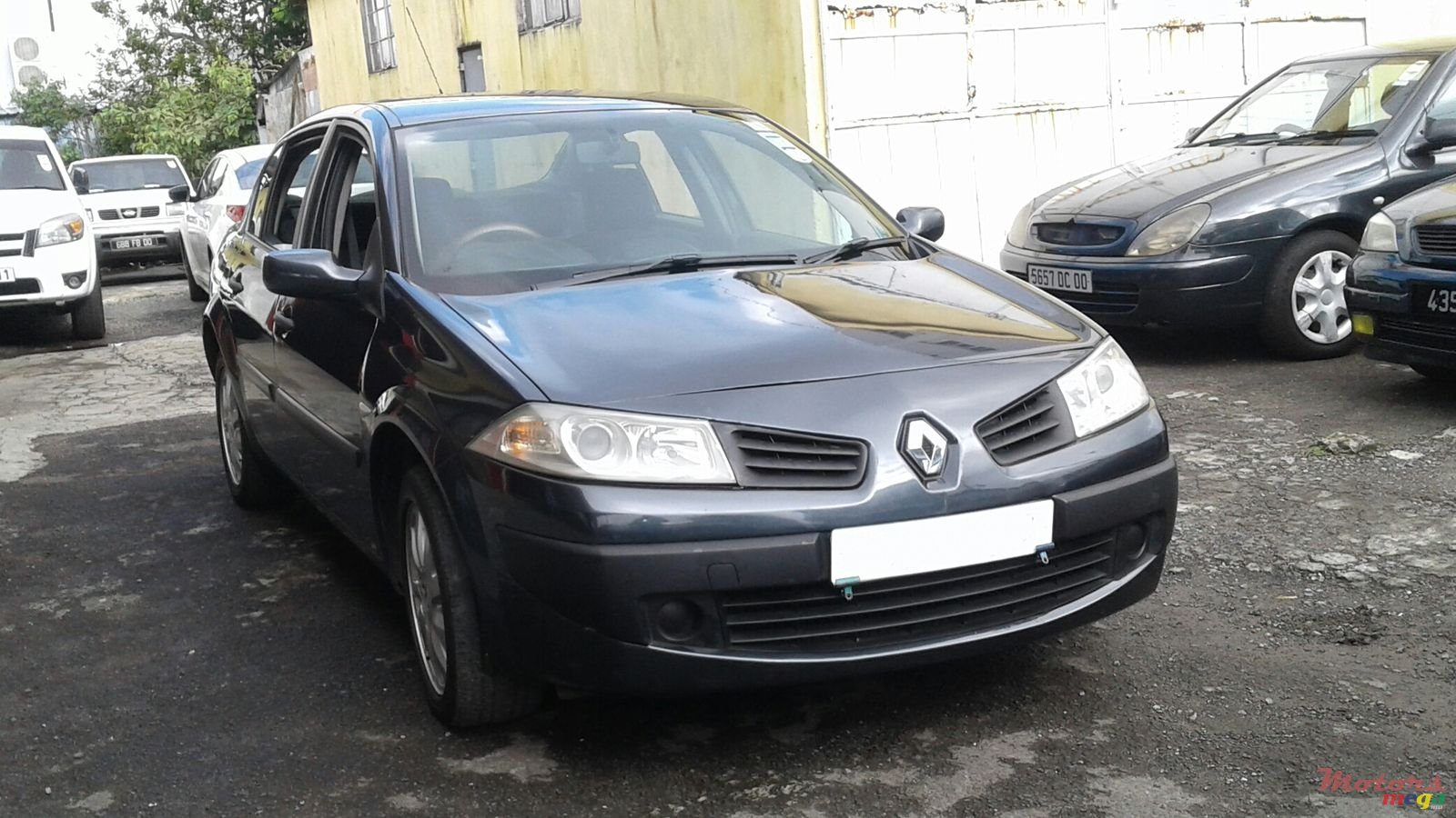 2008' Renault Megane photo #1