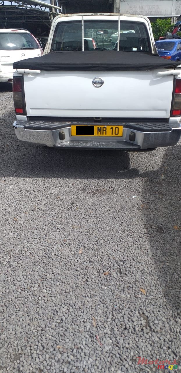 2010' Nissan Navara photo #3