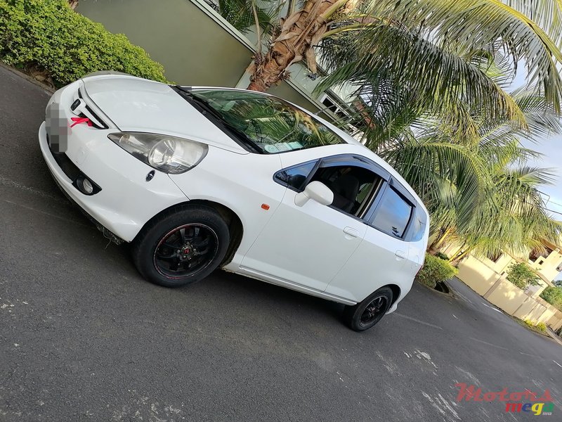 2006' Honda Jazz photo #2