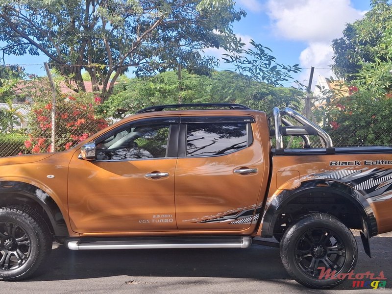 2019' Nissan Navara photo #5