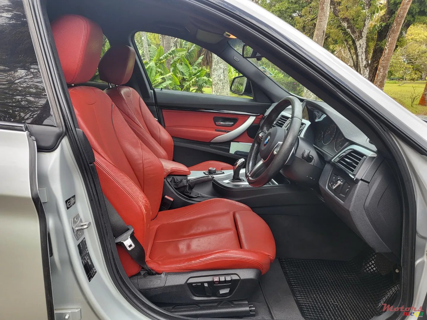 2014' BMW 3 Series GT photo #4