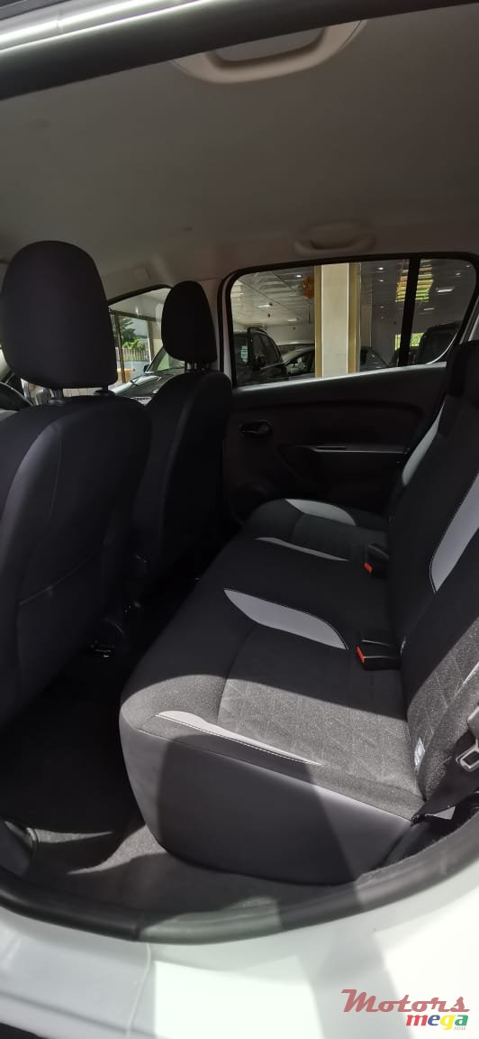 2017' Renault Sandero StepWay photo #5