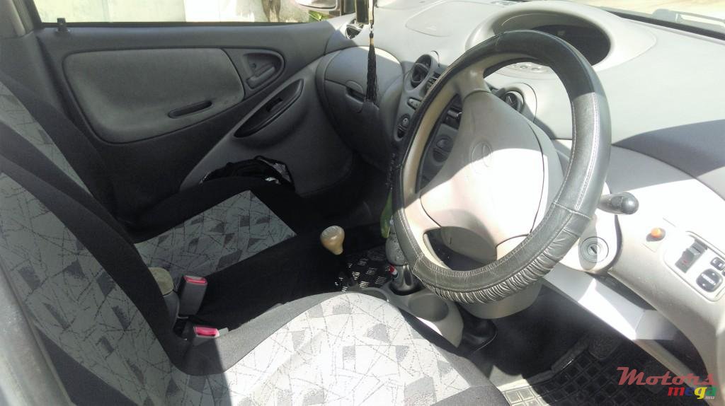 2000' Toyota Echo Platz photo #4