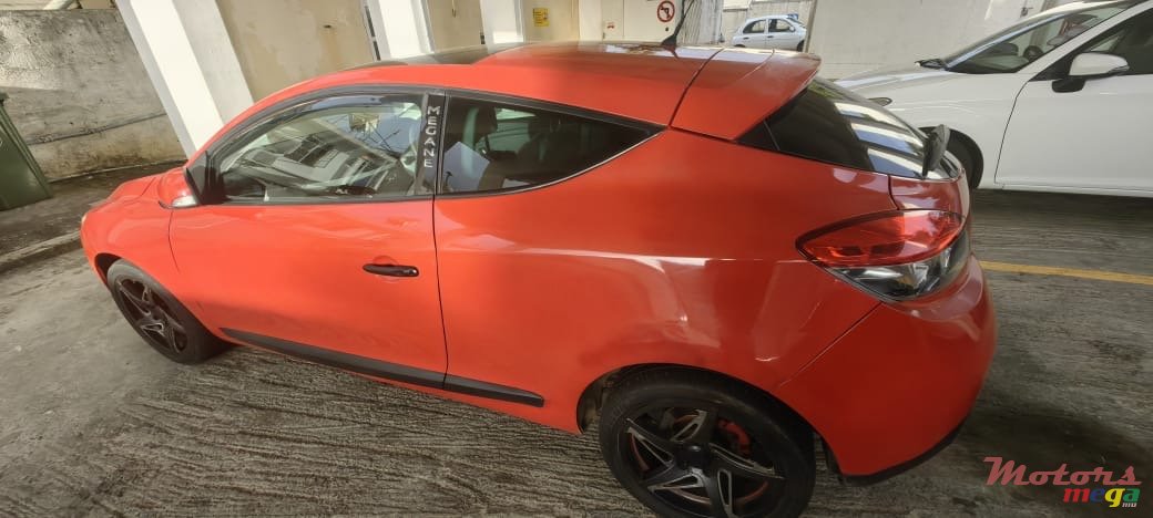 2010' Renault Megane photo #5