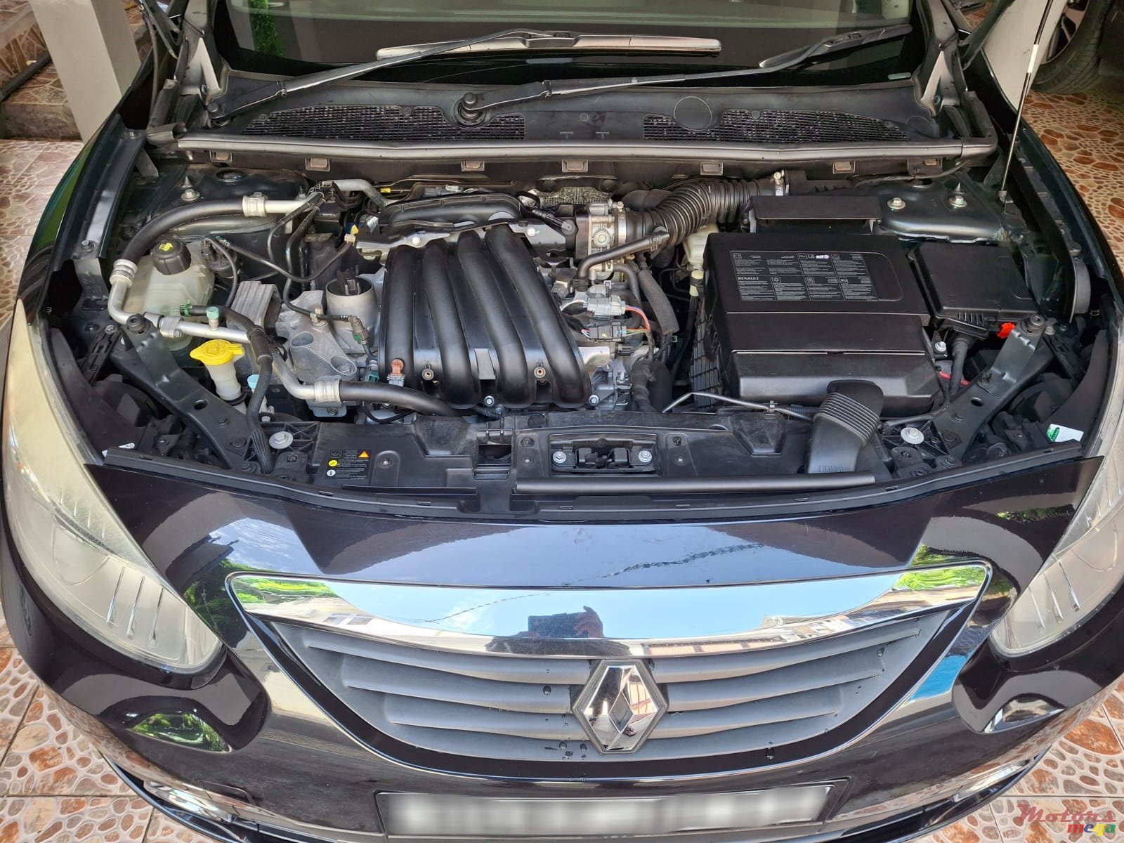 2011' Renault Fluence photo #3