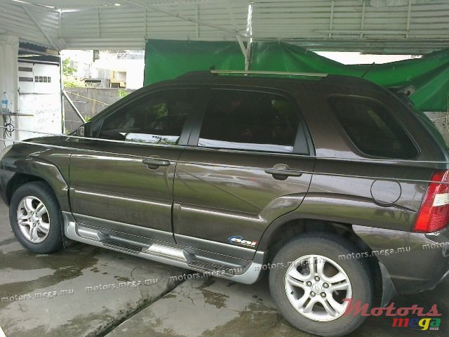 2005' Kia Sportage SUV photo #1