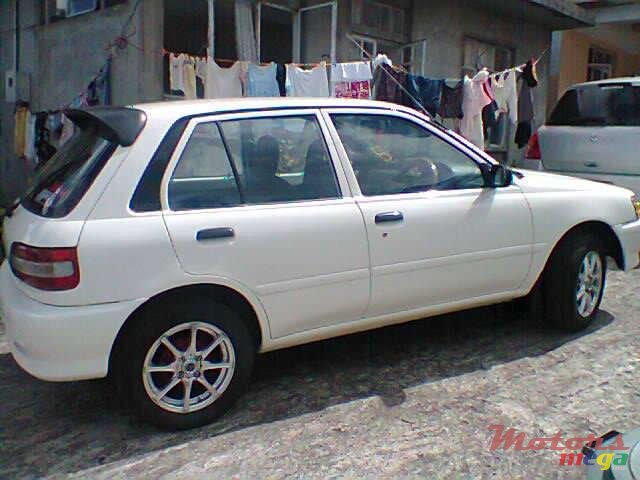 1992' Toyota Starlet photo #3