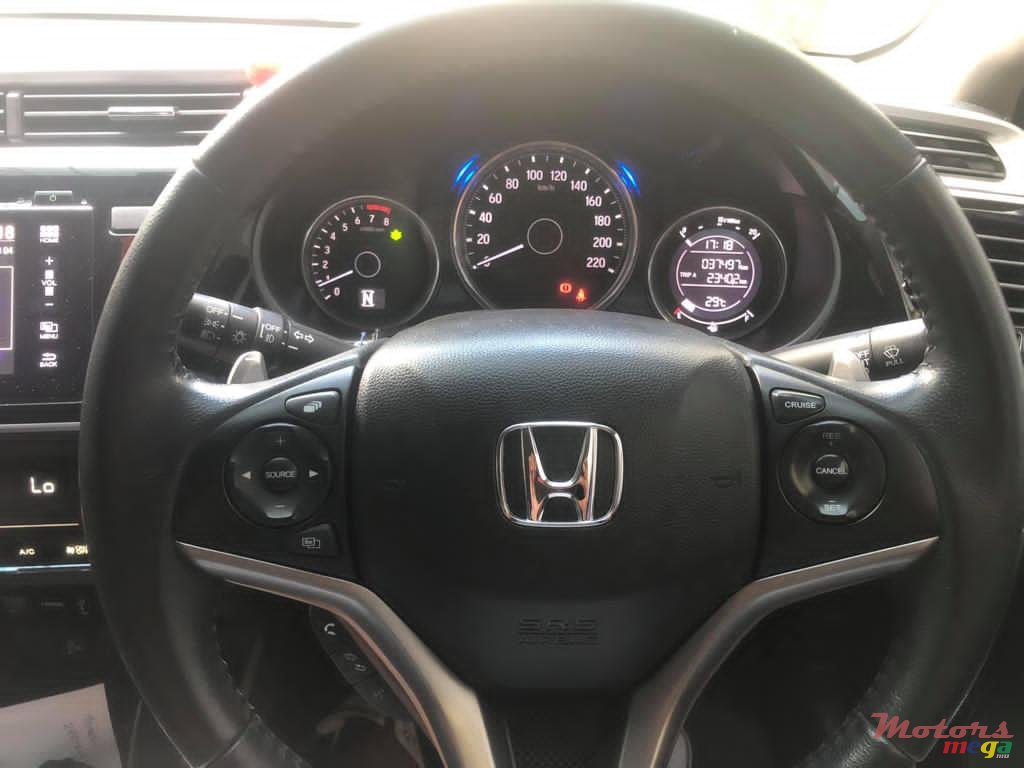 2018' Honda Ballade Exclusive photo #3