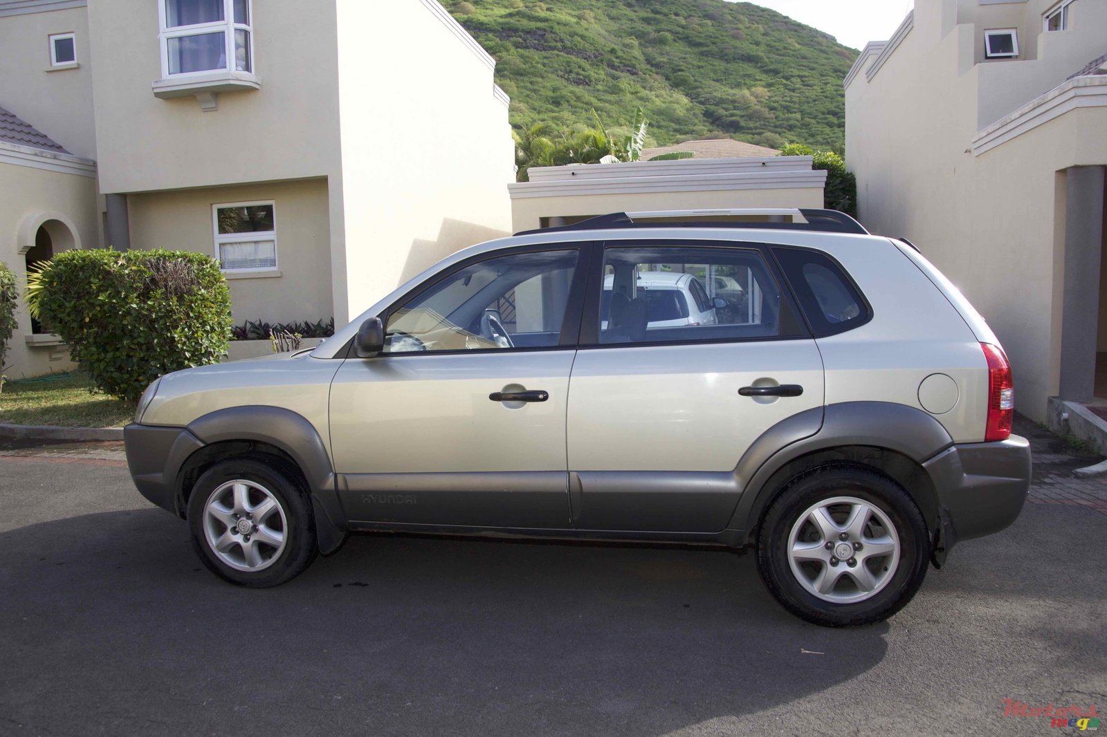 2005' Hyundai Tucson photo #4