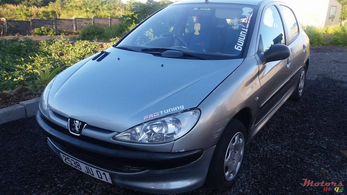 2001' Peugeot 206 photo #2