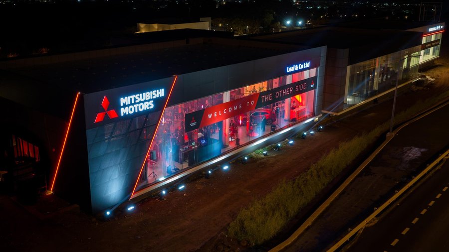 Automobile – « Welcome to the other side » : Leal inaugure son nouveau showroom durable Mitsubishi