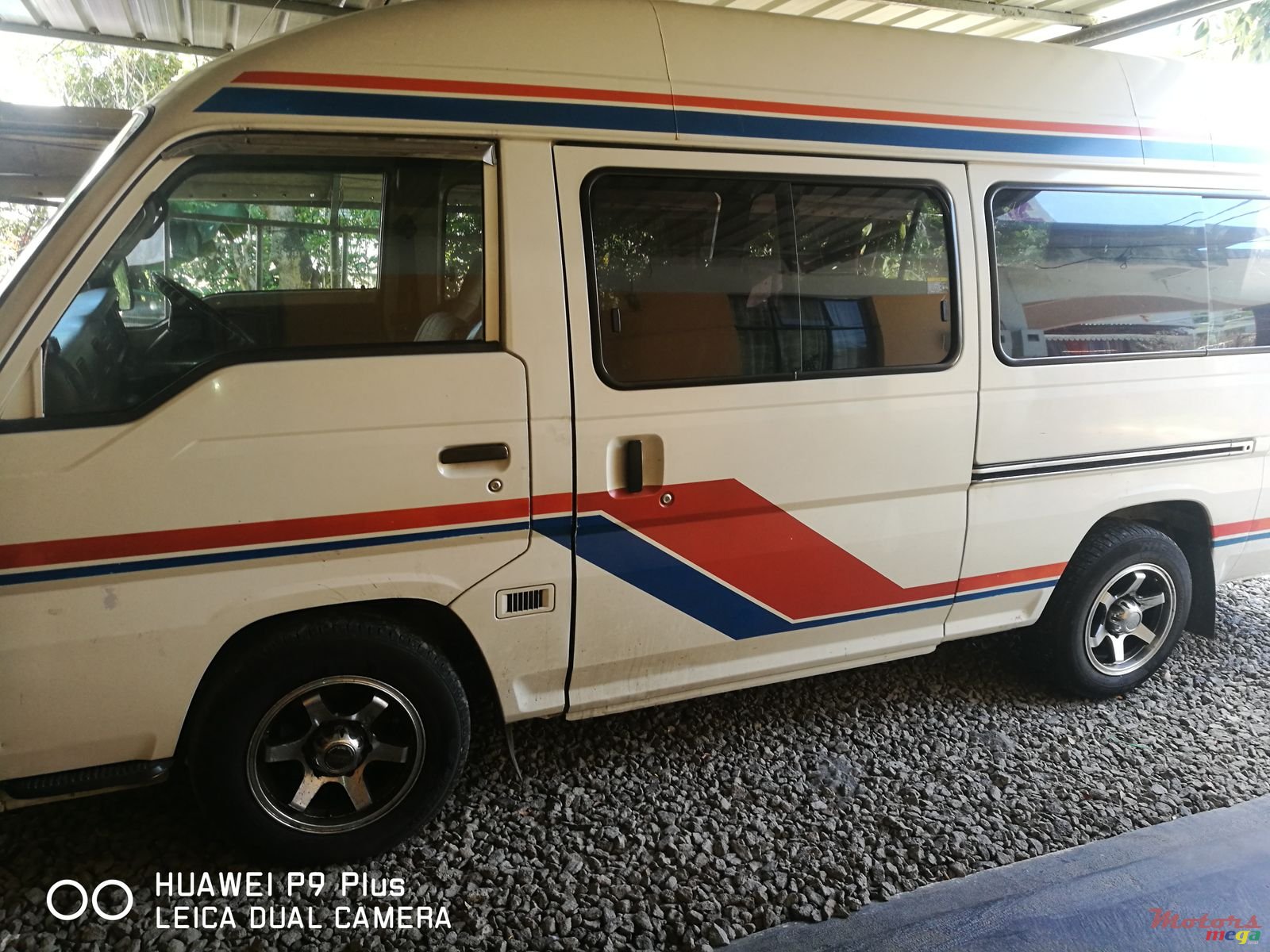 2000' Nissan Pickup photo #3