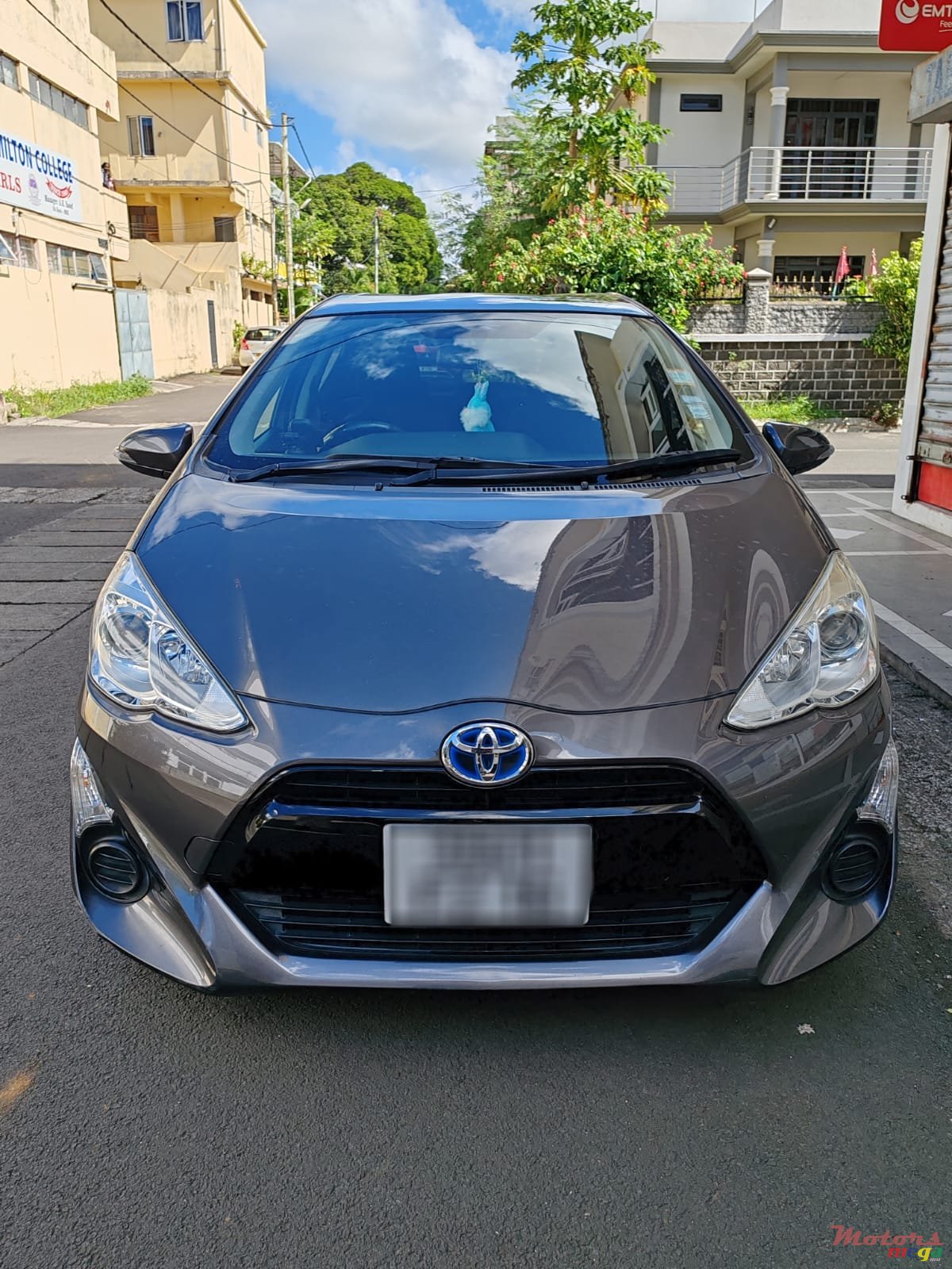 2016' Toyota Aqua photo #1