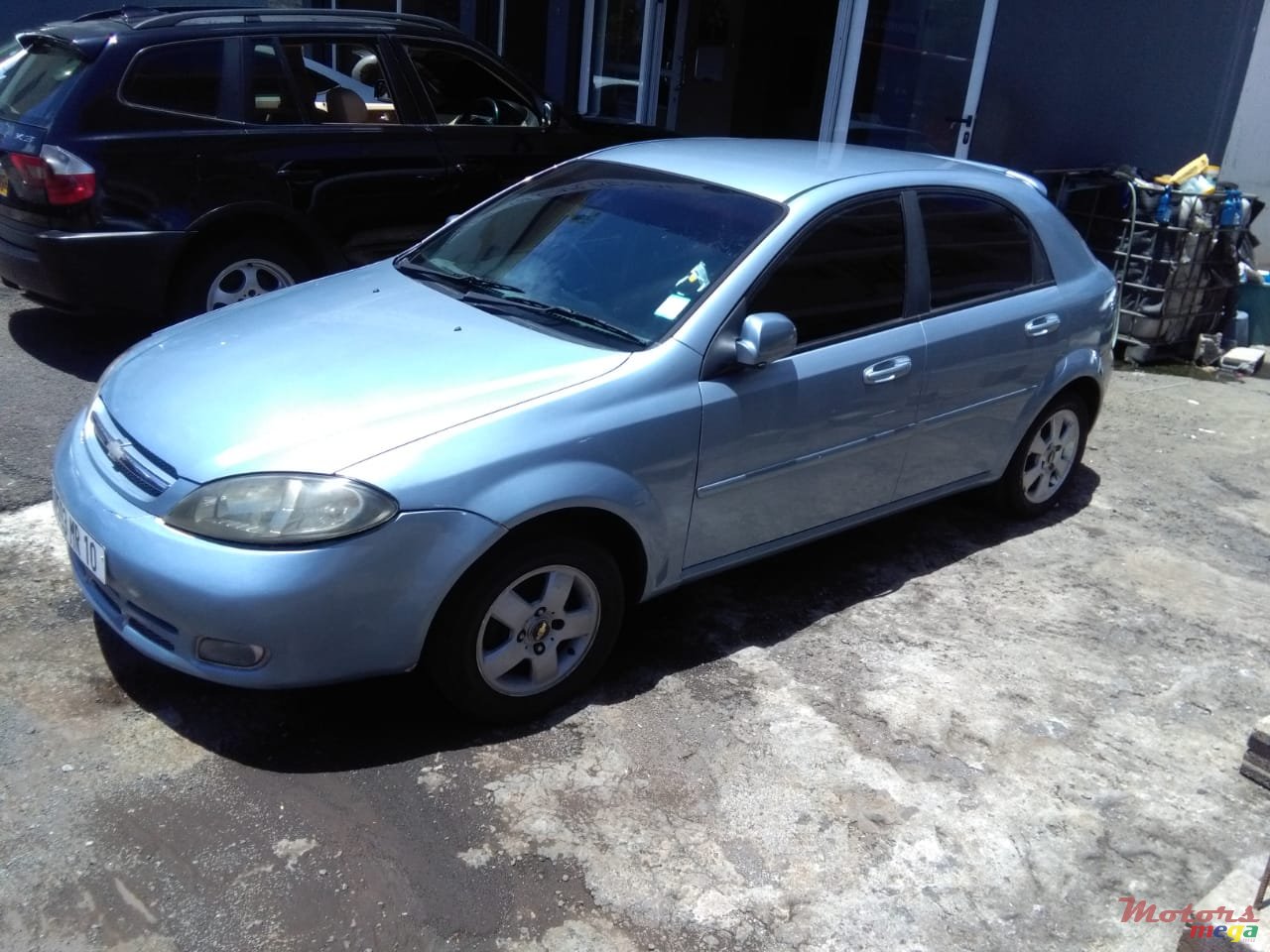 2010' Chevrolet Optra photo #1