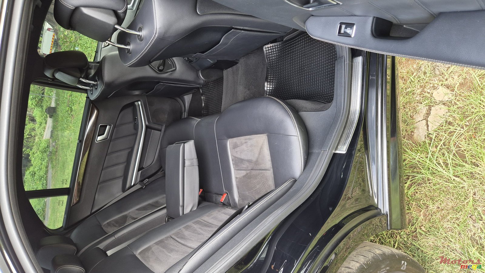 2013' Mercedes-Benz E 250 AMG photo #7