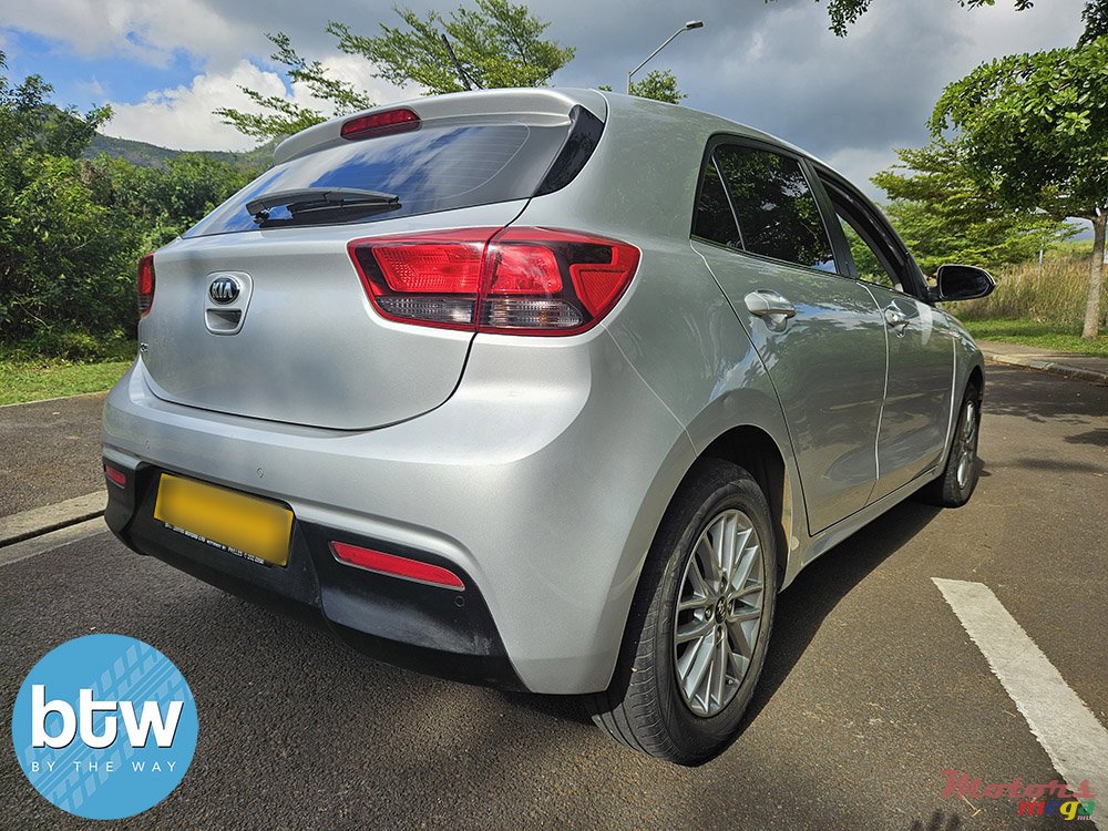 2018' Kia Rio photo #3