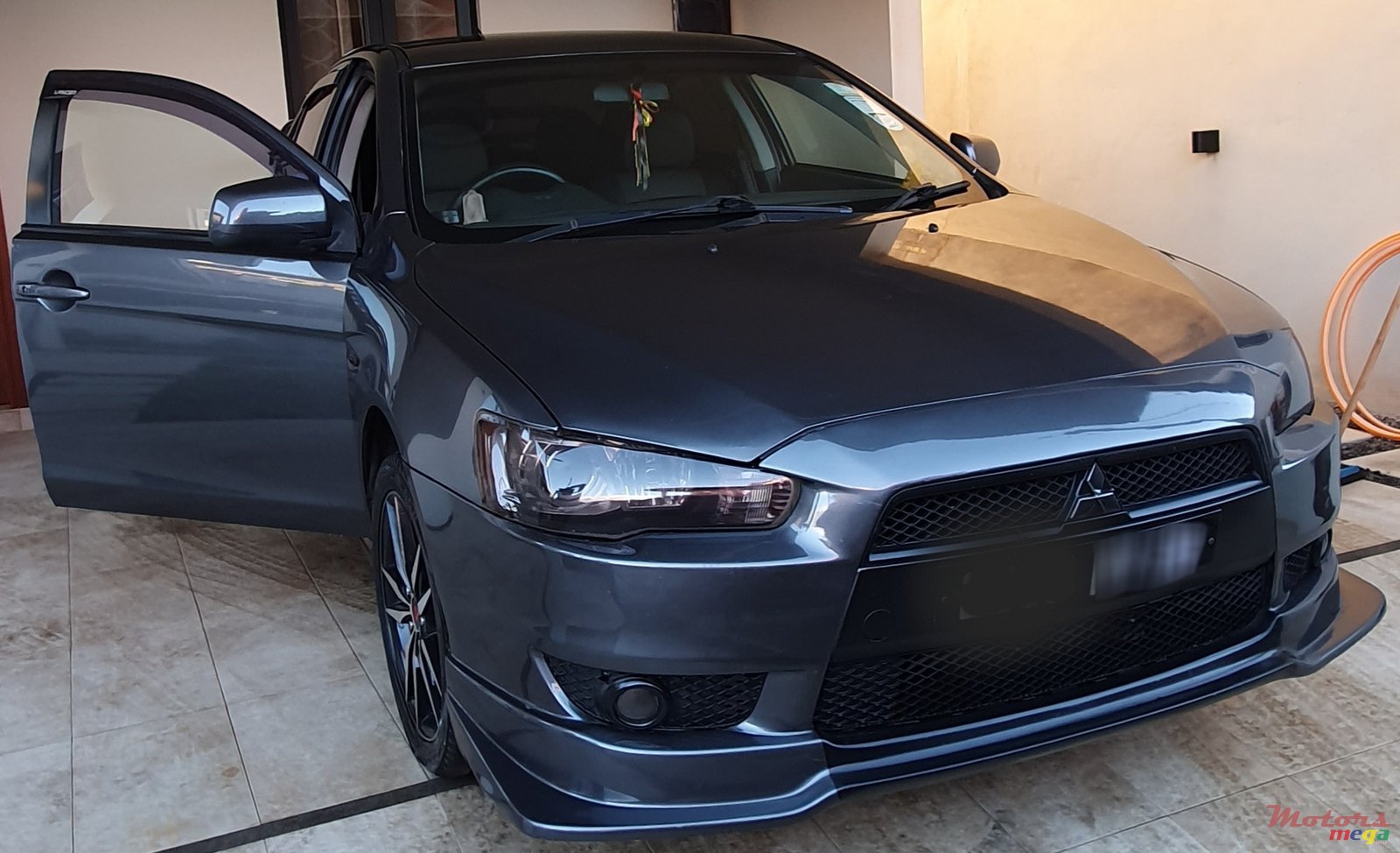 2008' Mitsubishi photo #1