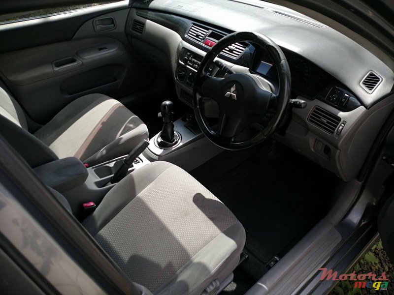 2008' Mitsubishi Lancer photo #1