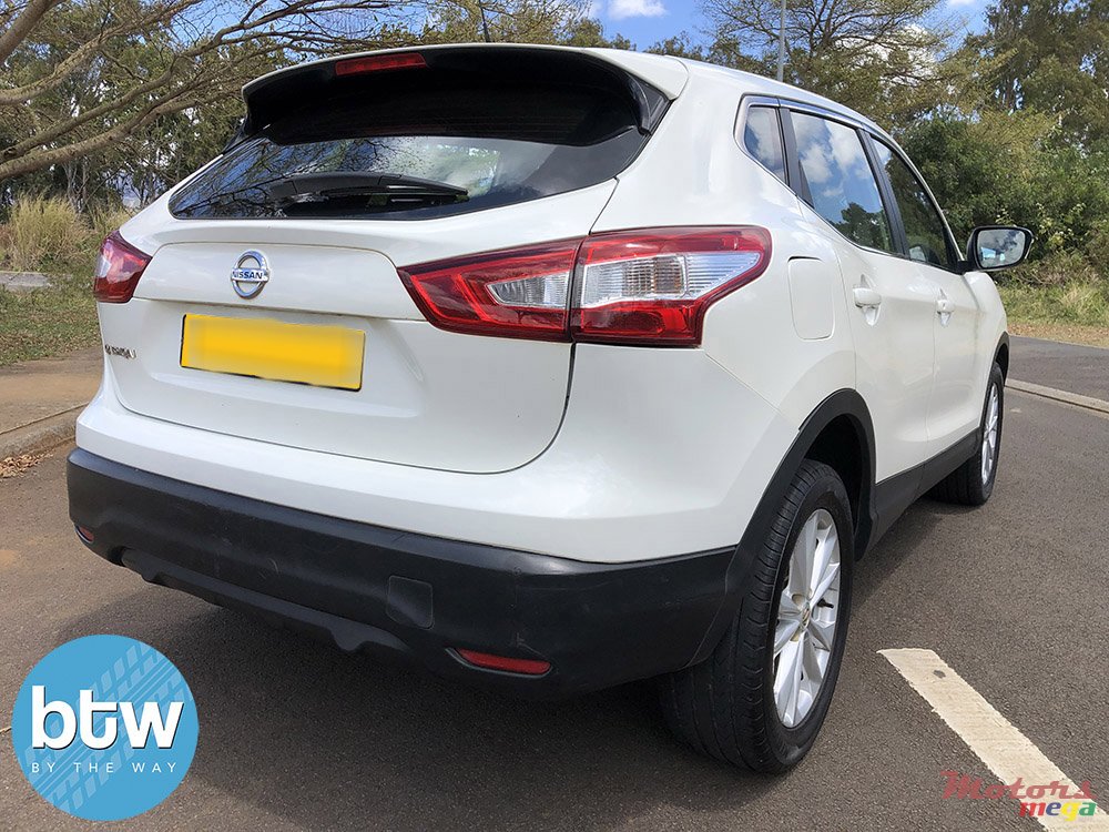 2015' Nissan Qashqai photo #3