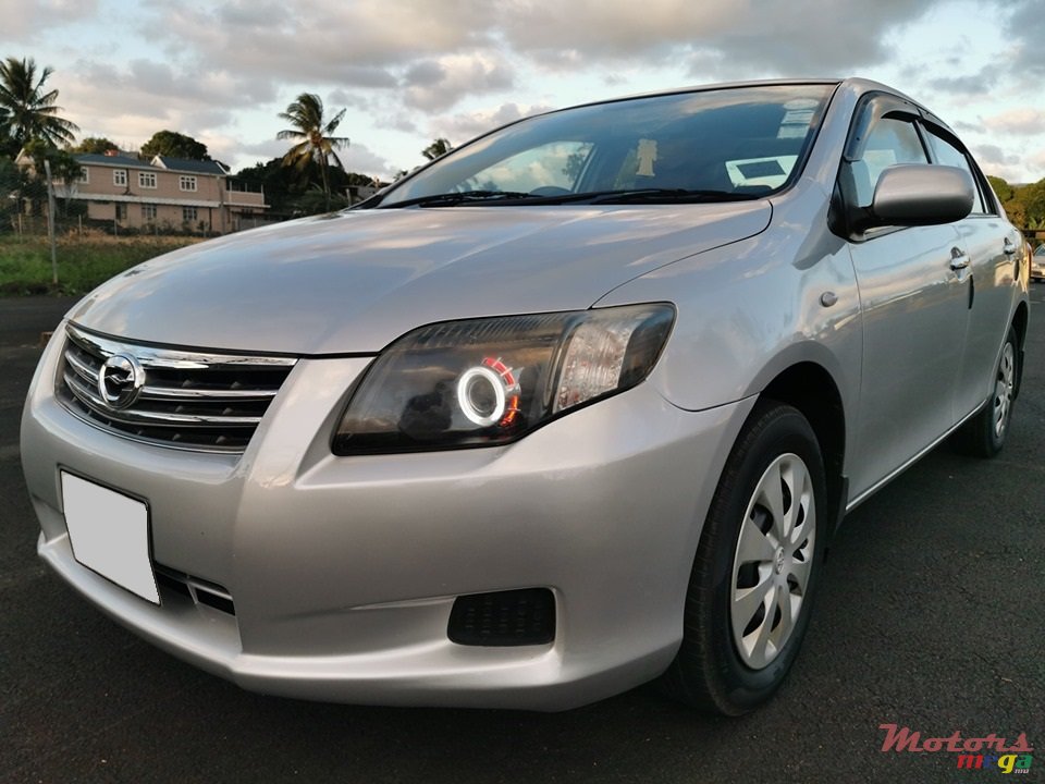 2010' Toyota Corolla Axio photo #2