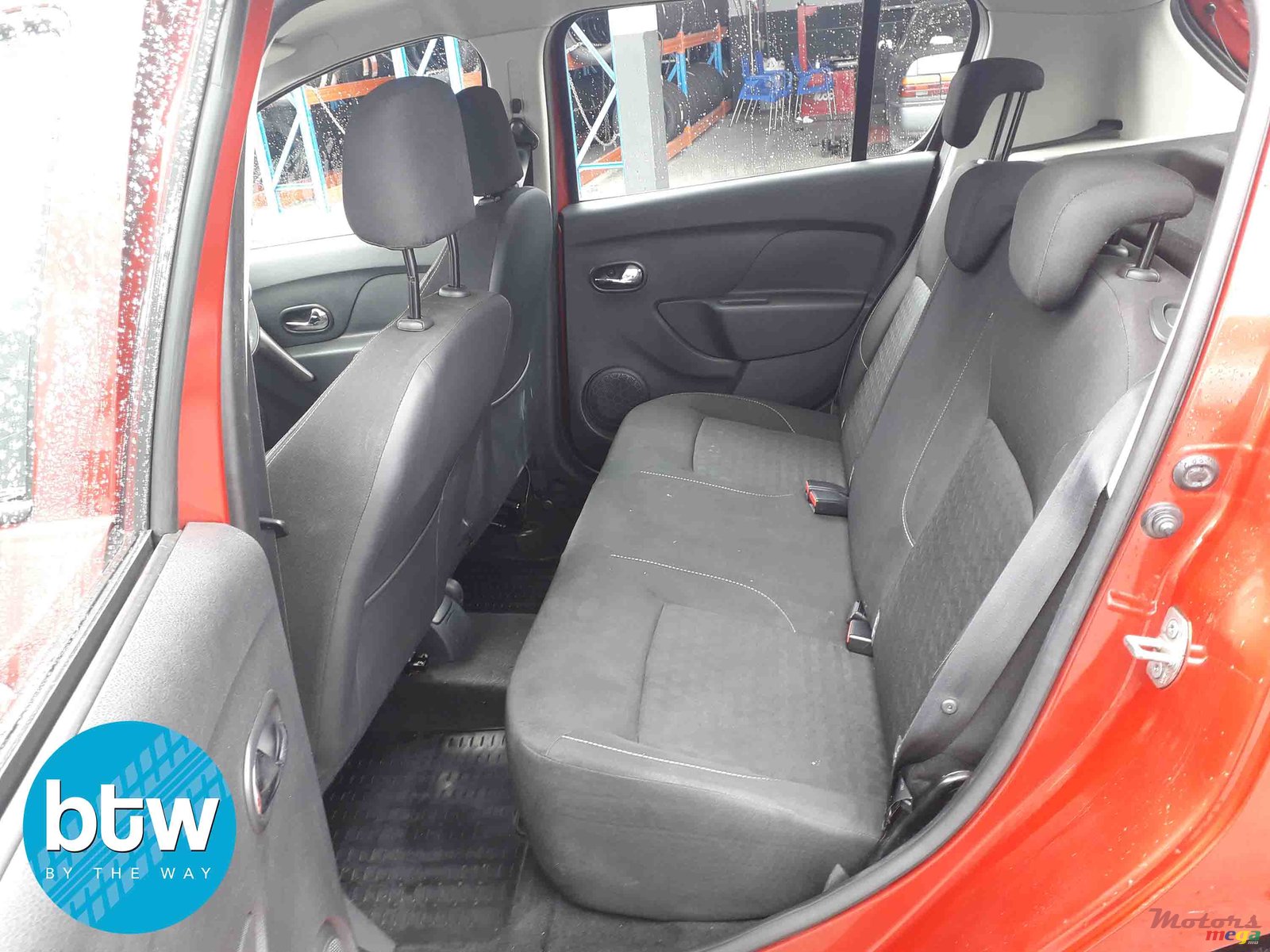 2014' Renault Sandero photo #3