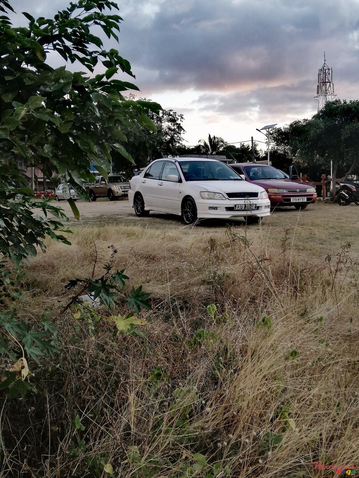 2002' Mitsubishi Lancer photo #4