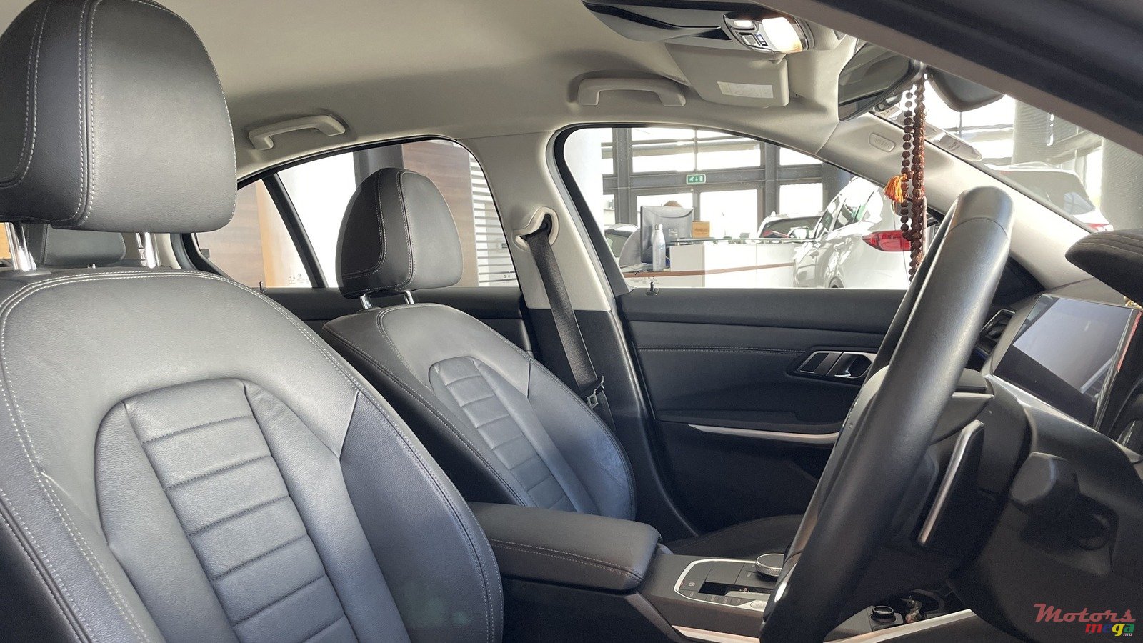 2020' BMW 3 Series photo #5