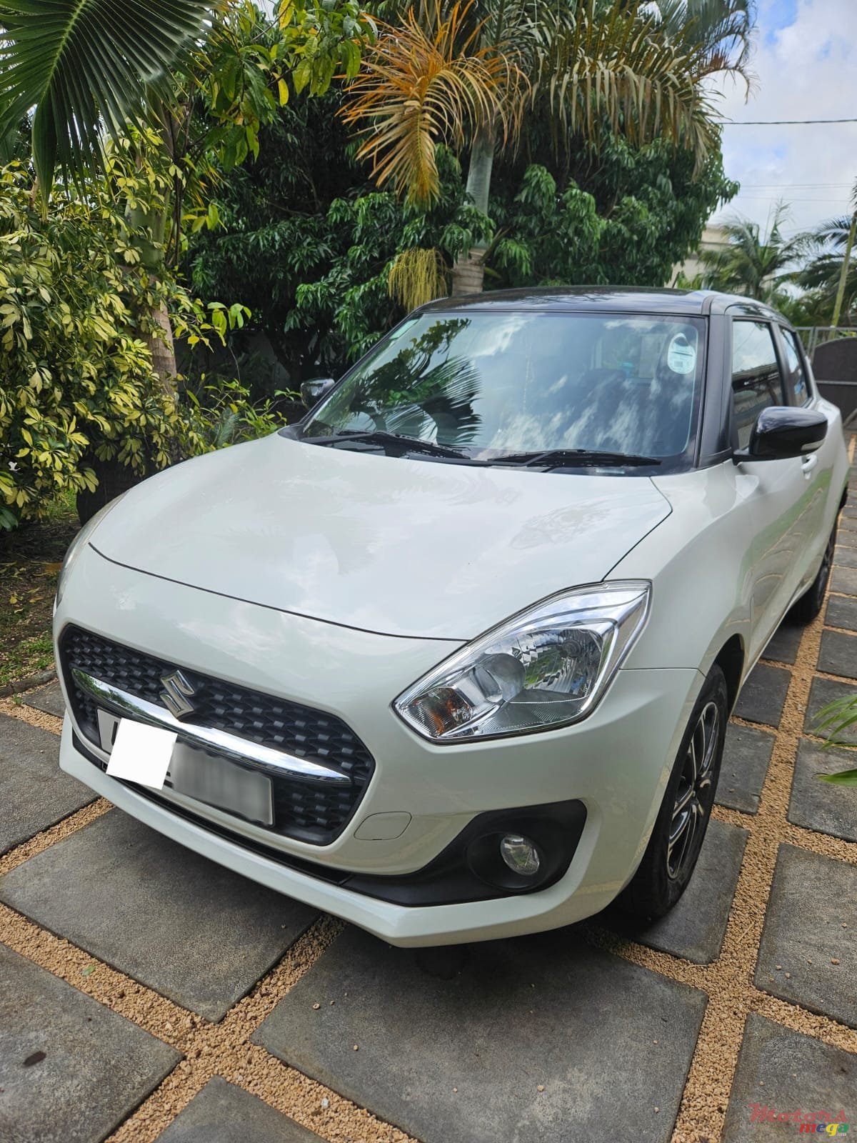 2021' Suzuki Swift photo #1