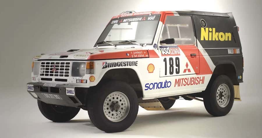 The First Dakar-Winning Mitsubishi Pajero Gets the Restoration It Deserves: Video
