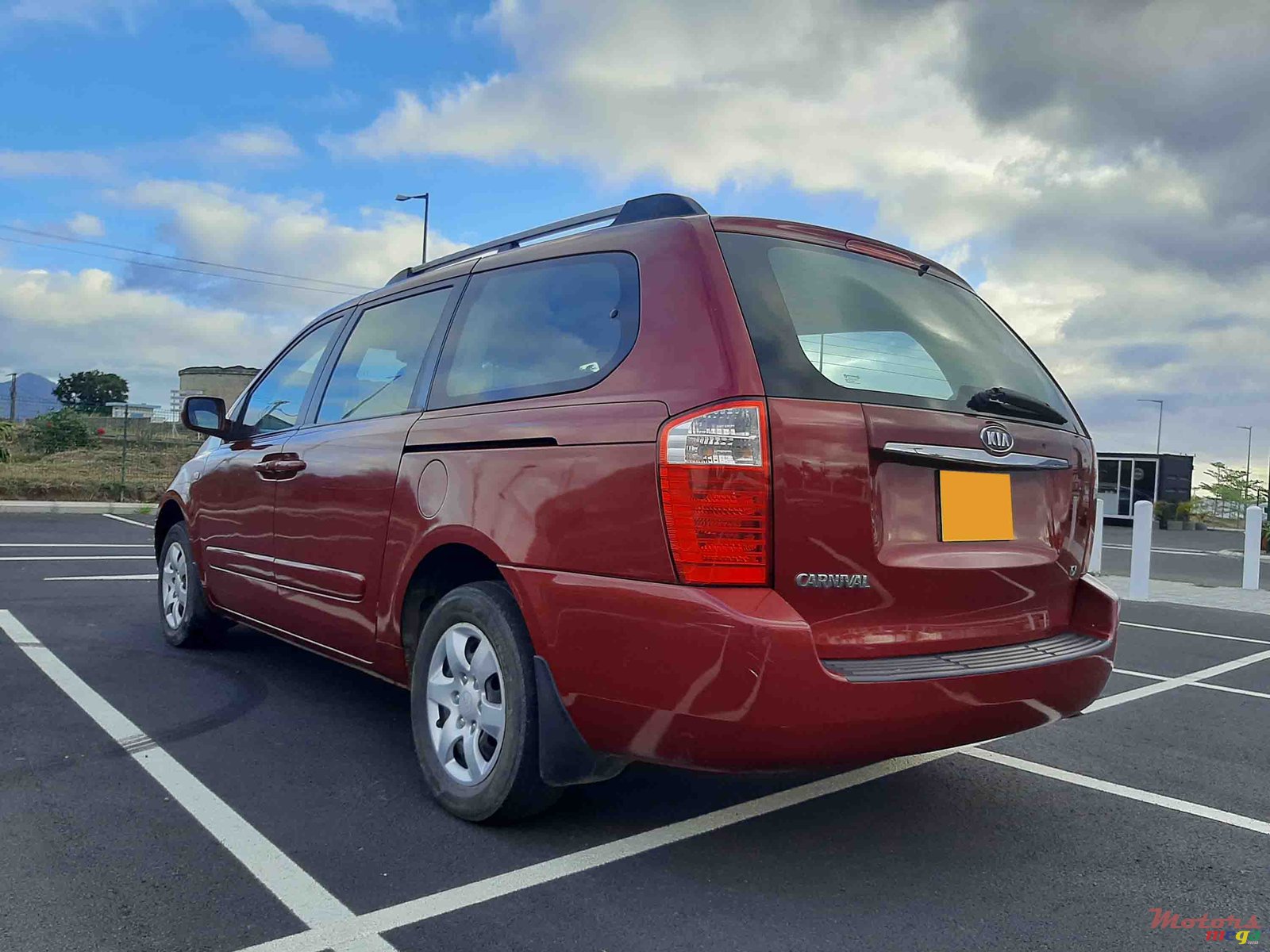 2007' Kia Carnival photo #2