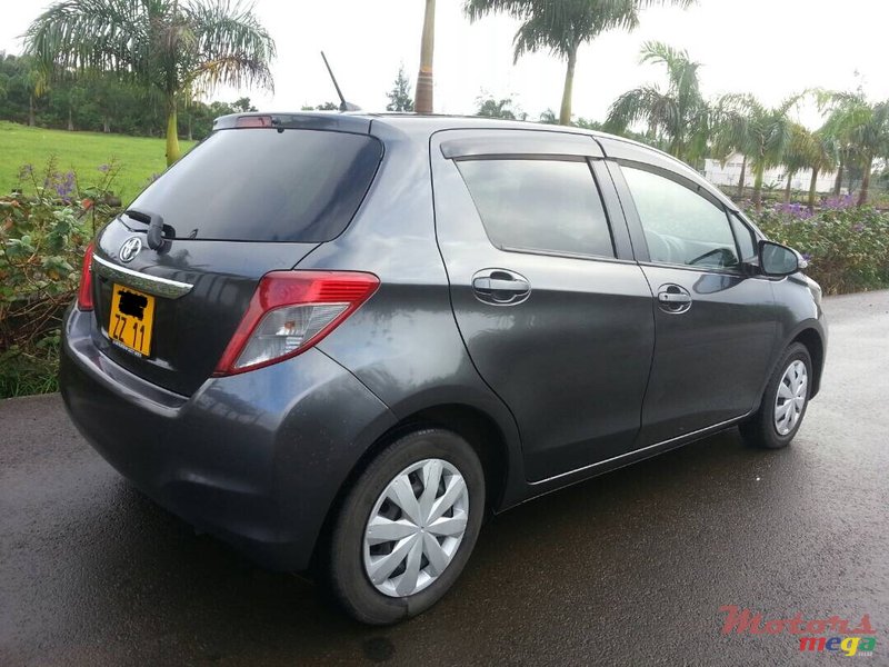 2011' Toyota Vitz 1300 cc photo #2