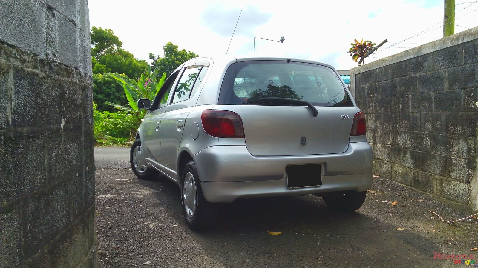 2000' Toyota Vitz photo #3