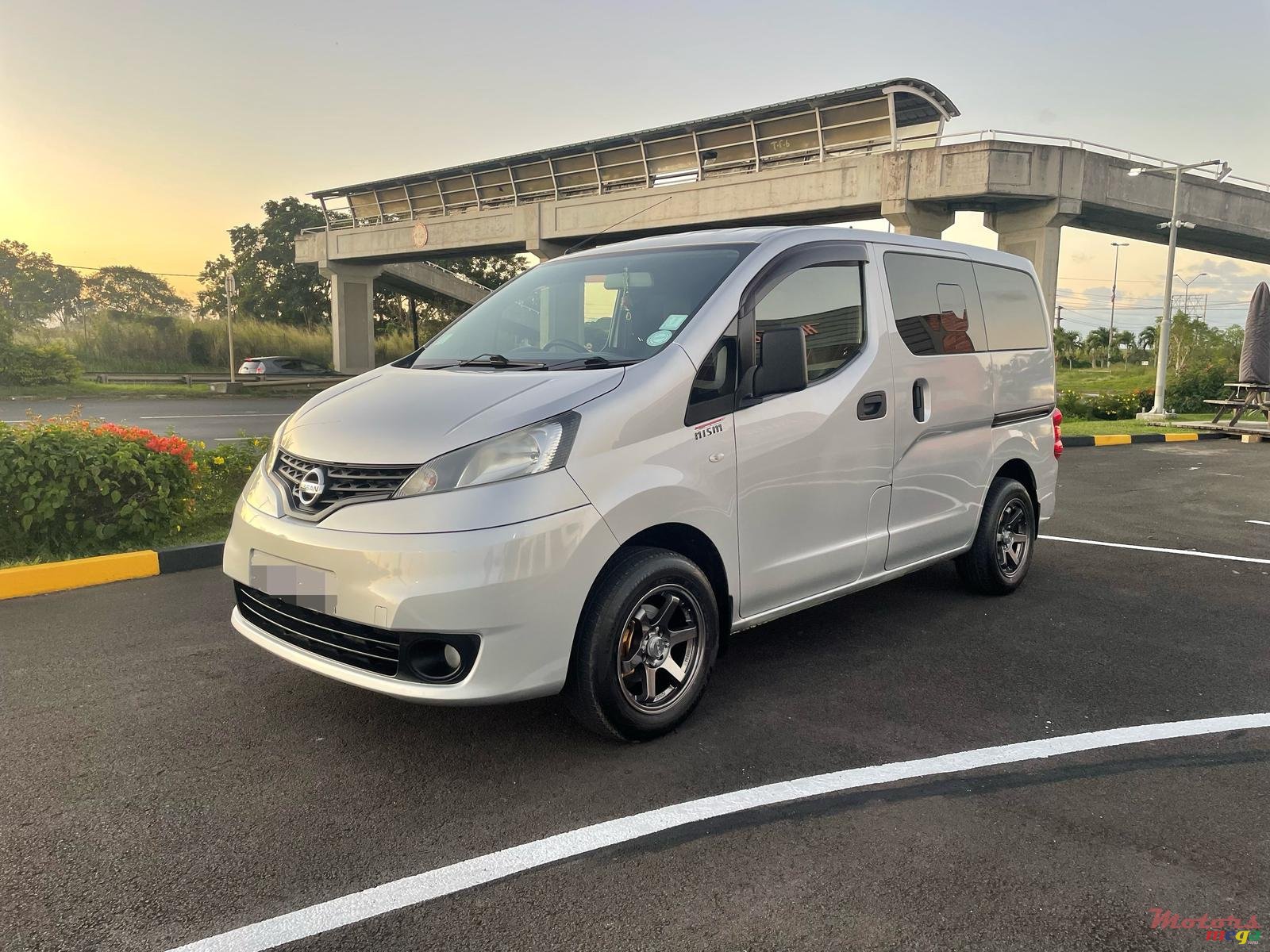 2013' Nissan NV photo #2