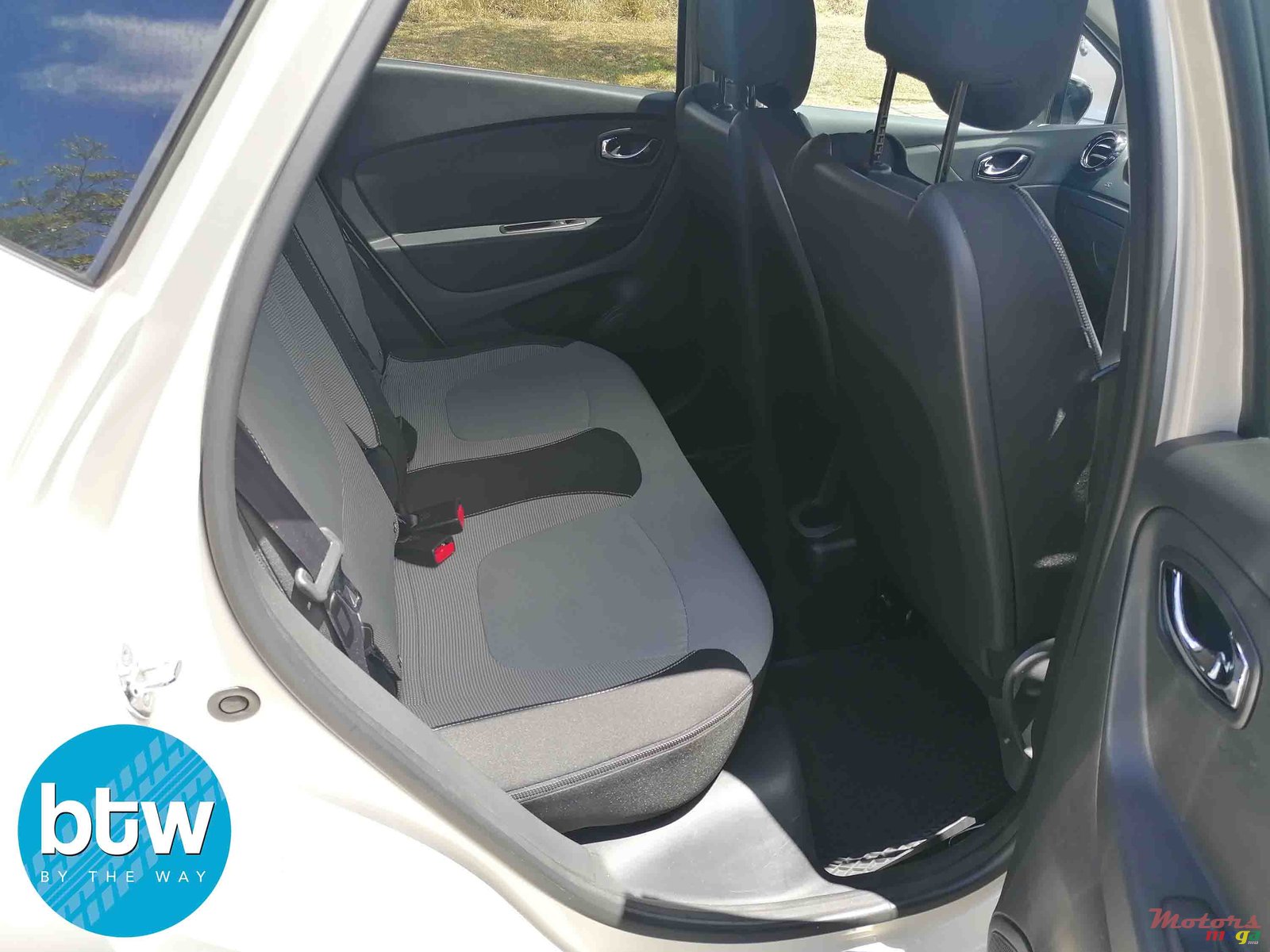 2014' Renault Captur photo #4