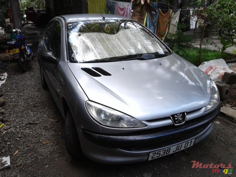 2001' Peugeot 206 xr photo #3